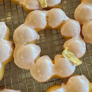 Grapefruit w/ Dried Pineapple Wedge